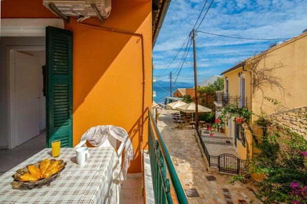 Апартаменти Alekos House Longos  Екстер'єр фото